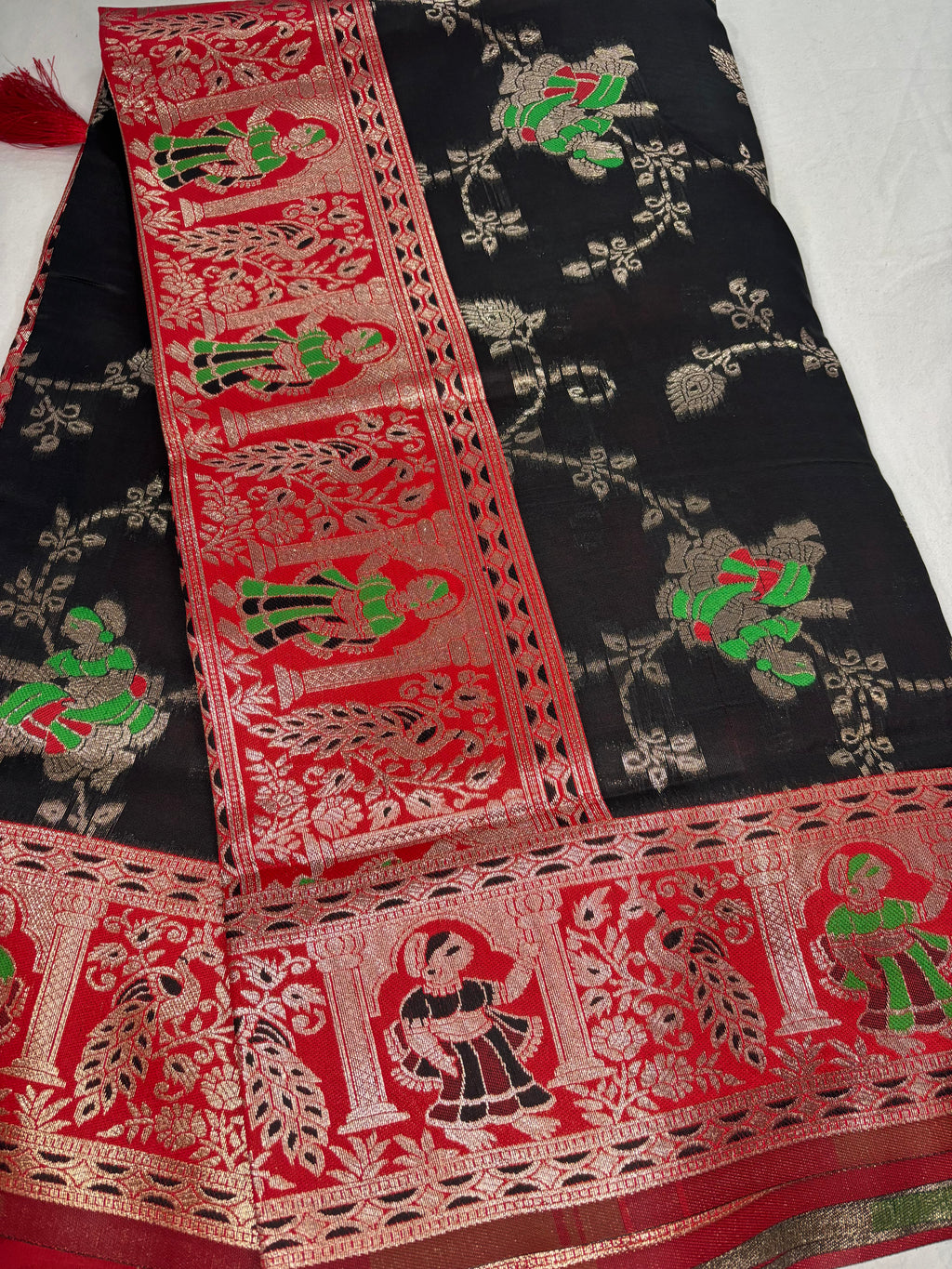 Jacquard Pashmina Floral Print Elegant Saree for Festive Wear