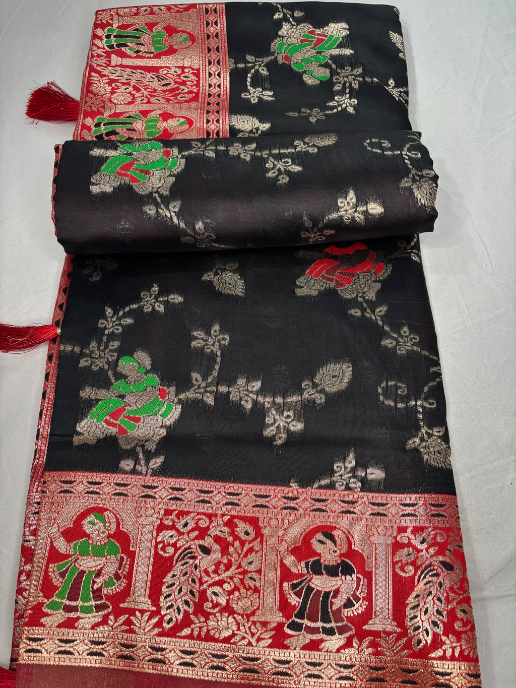 Jacquard Pashmina Floral Print Elegant Saree for Festive Wear
