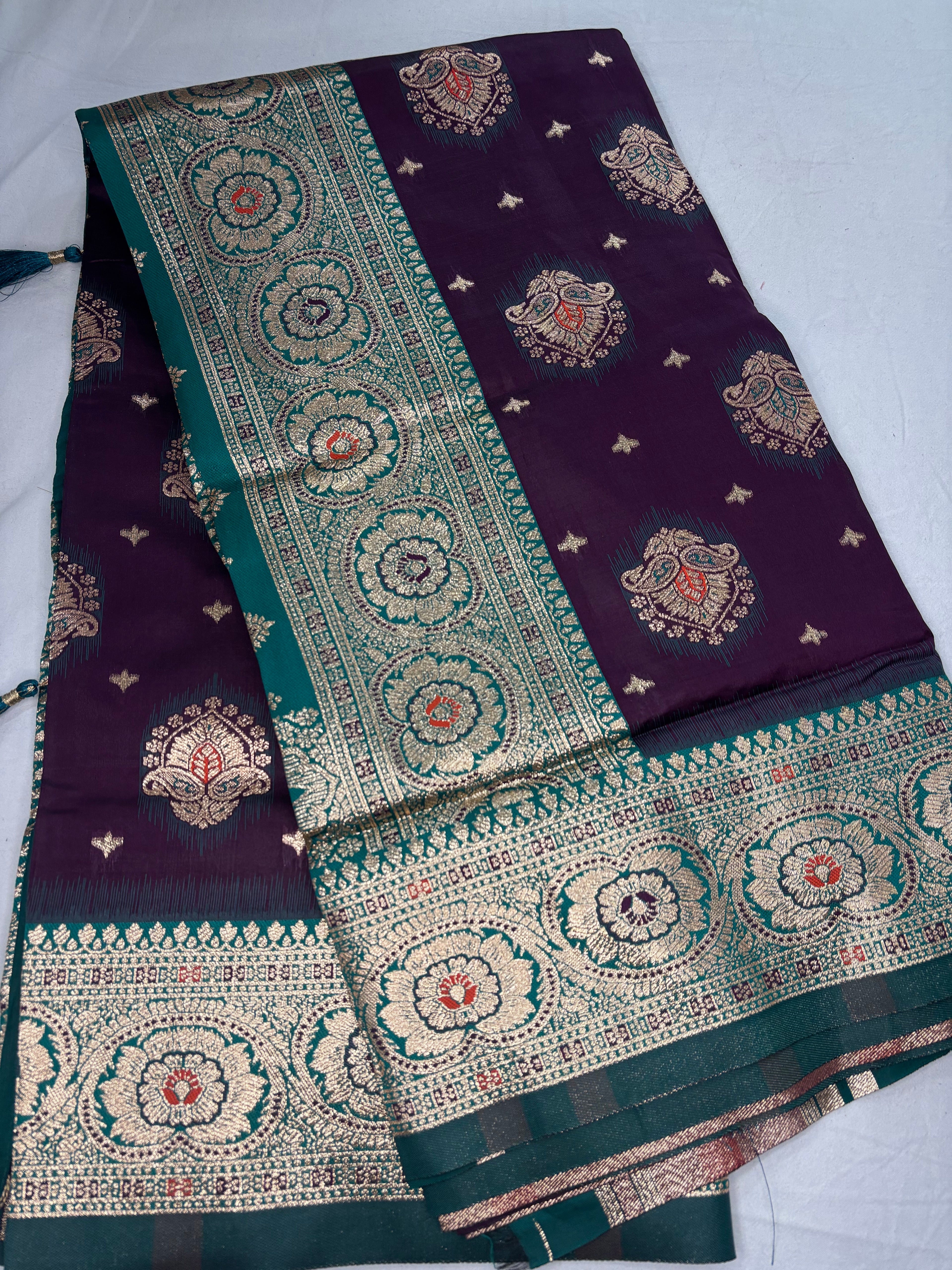 Jacquard Floral Butti Pashmina Elegant Sari for Festive Wear