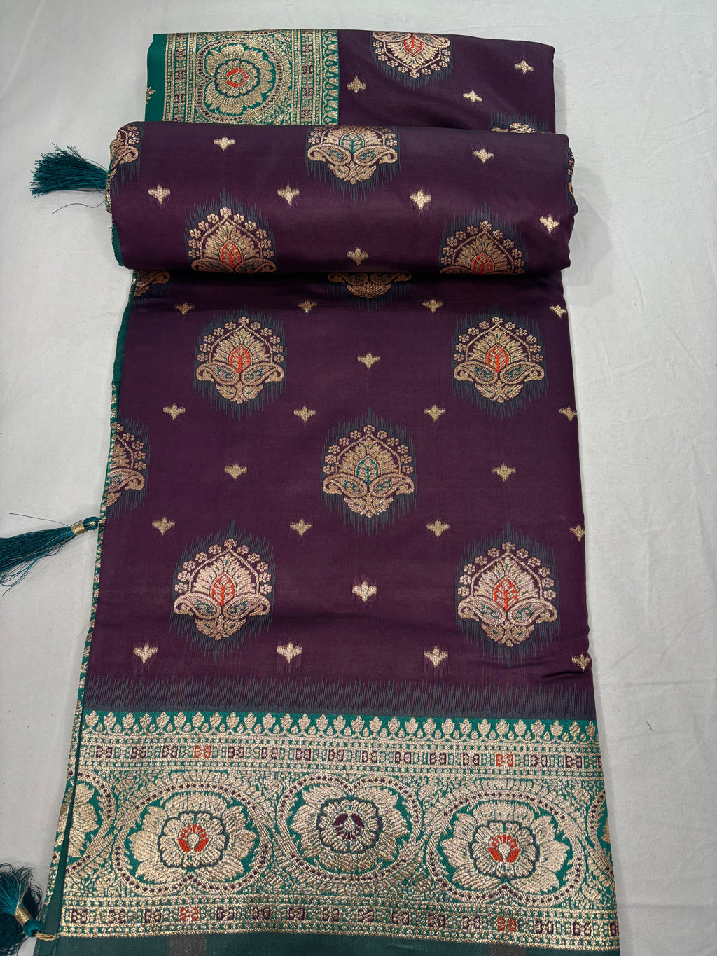 Jacquard Floral Butti Pashmina Elegant Sari for Festive Wear