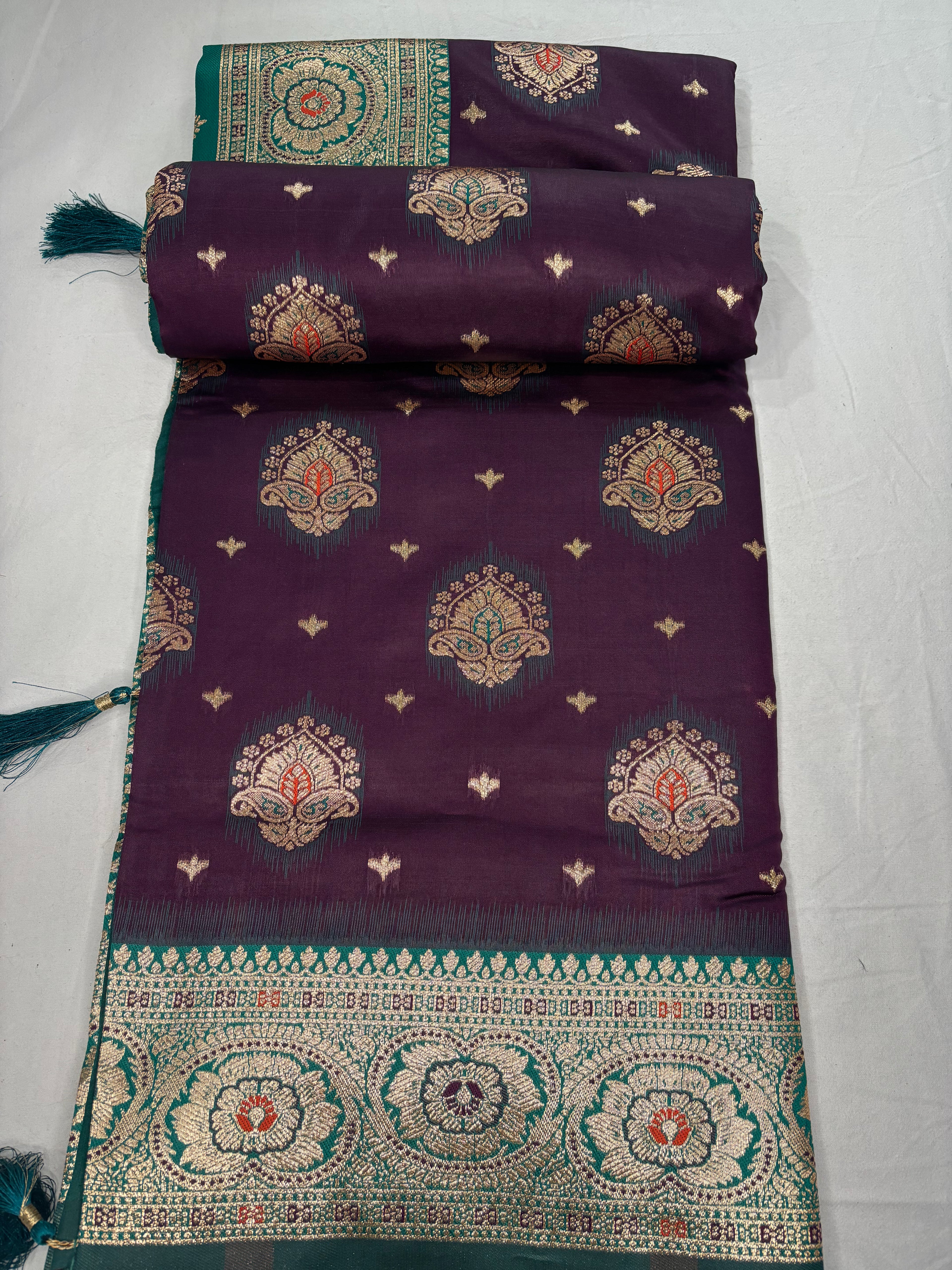 Jacquard Floral Butti Pashmina Elegant Sari for Festive Wear