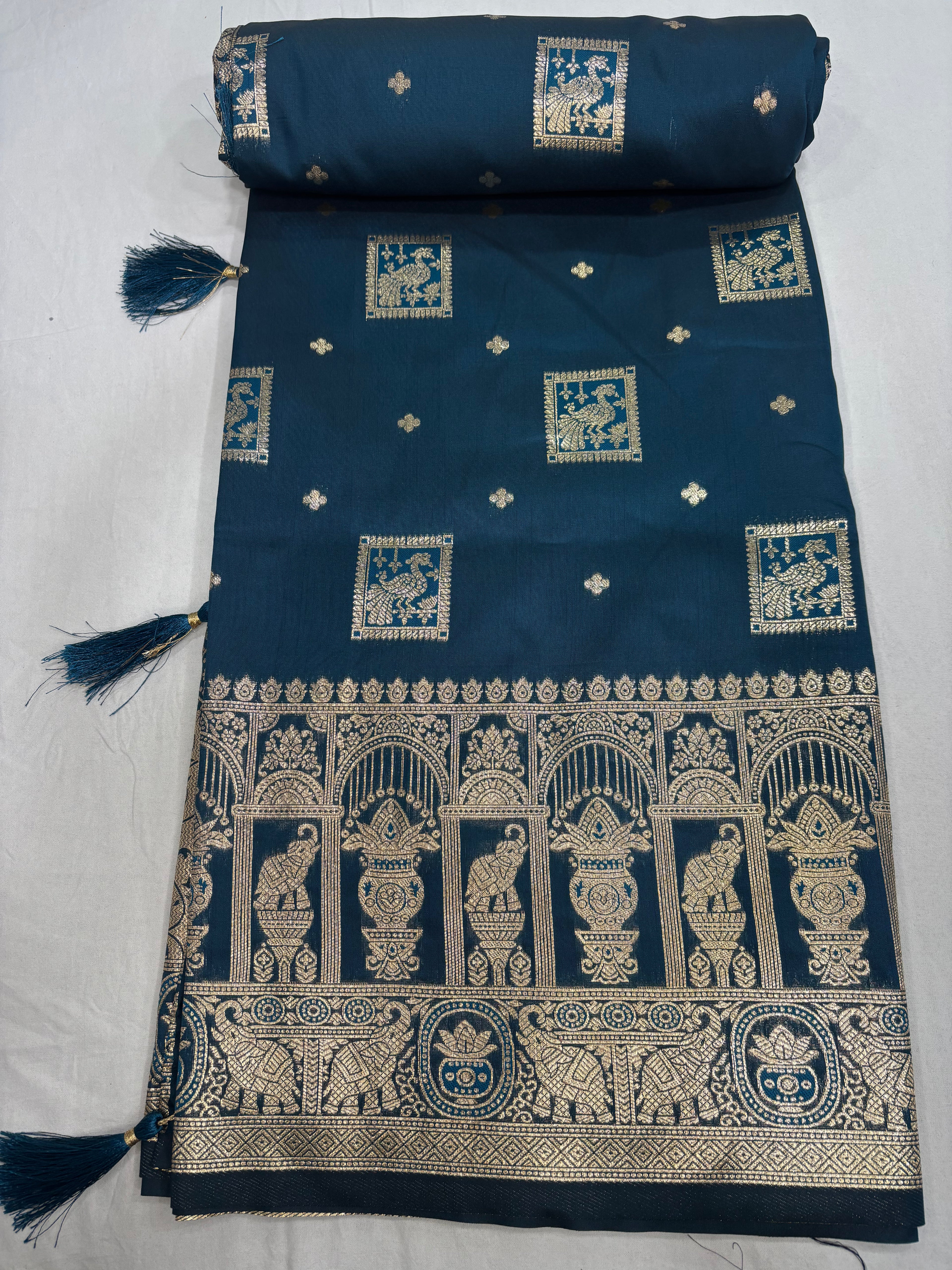 Soft Trendy Silk Jacquard Mor and Elephant Print Sari for Festive Look