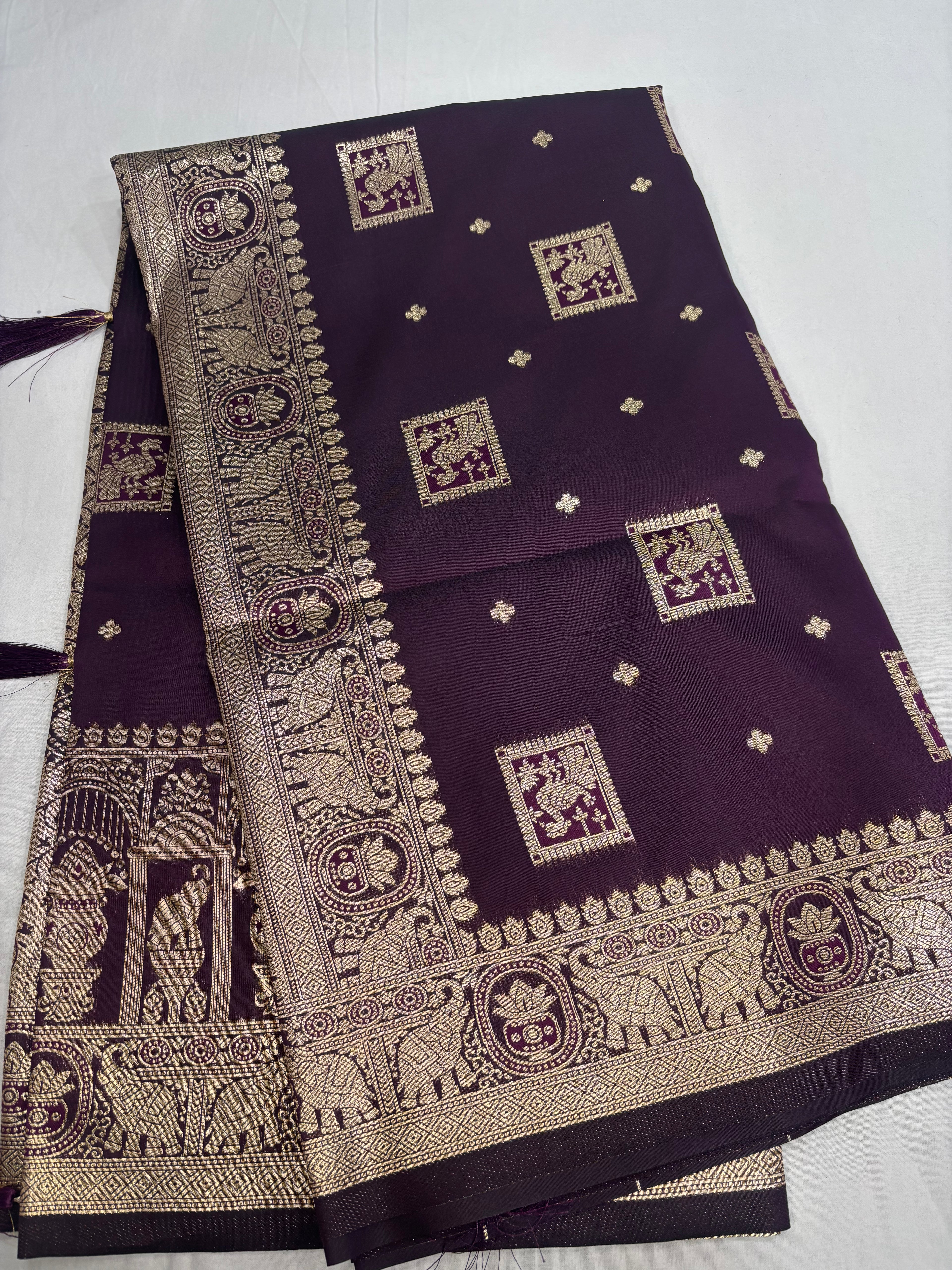 Soft Trendy Silk Jacquard Mor and Elephant Print Sari for Festive Look