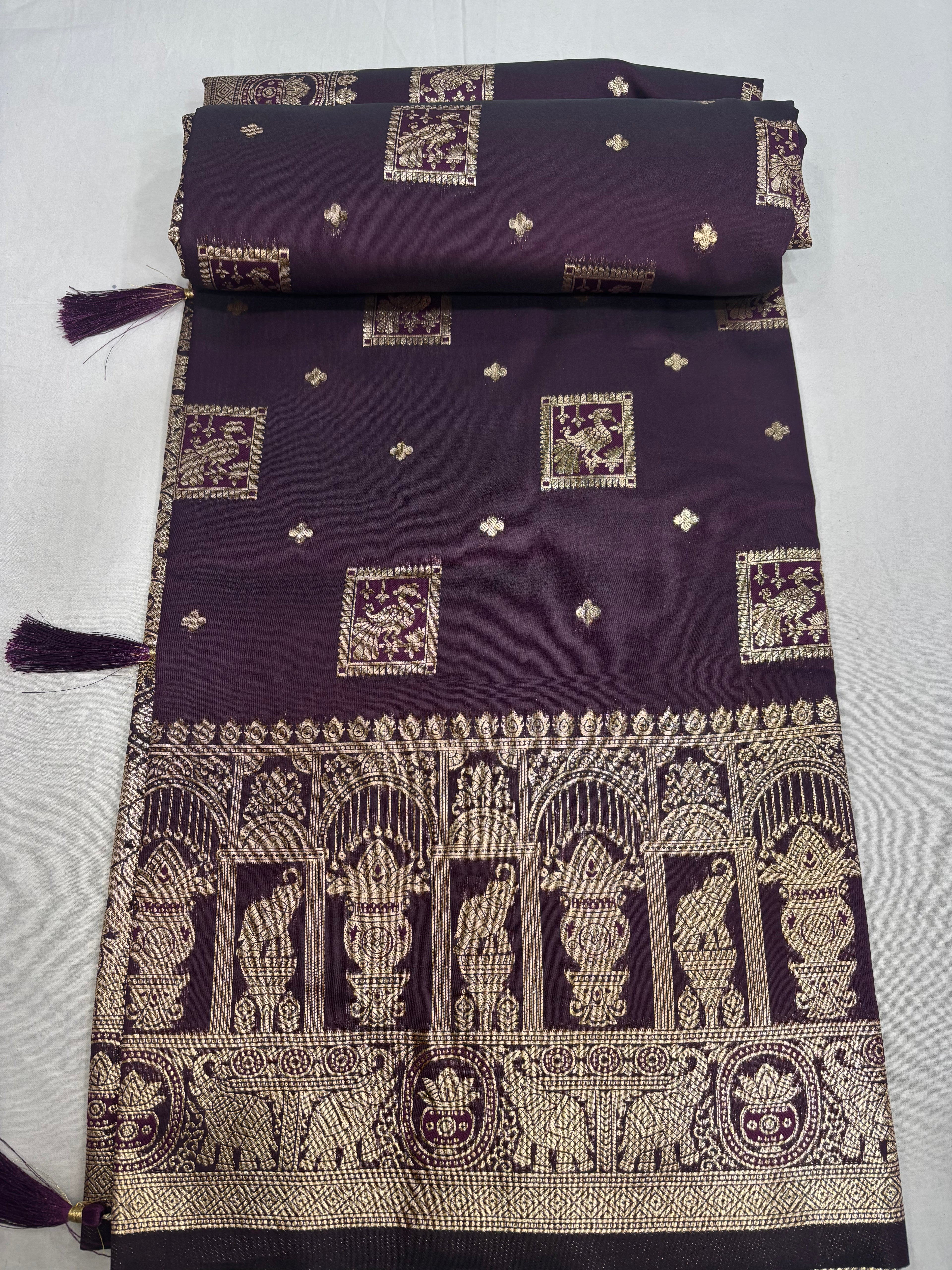 Soft Trendy Silk Jacquard Mor and Elephant Print Sari for Festive Look