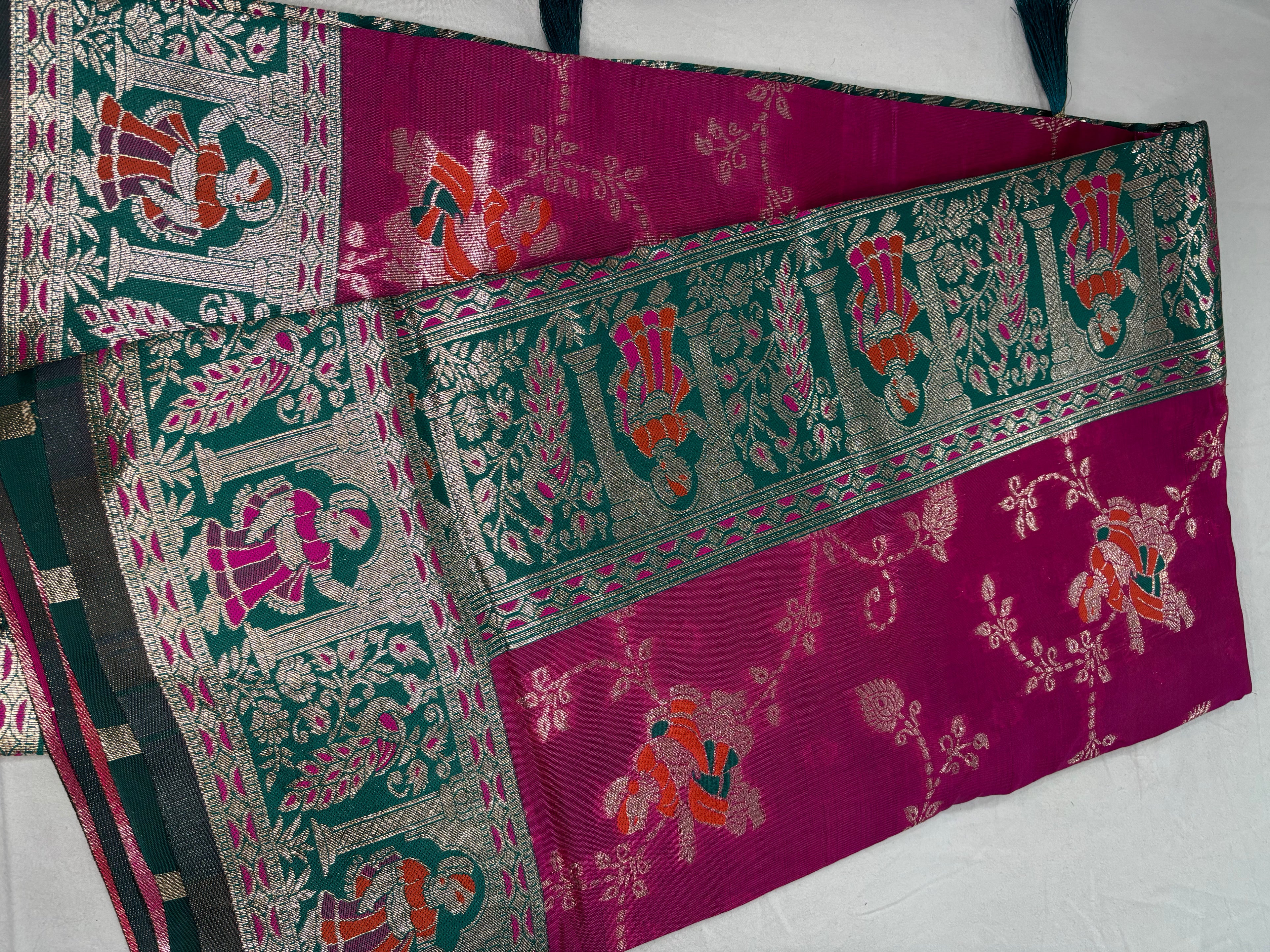 Jacquard Pashmina Floral Print Elegant Saree for Festive Wear