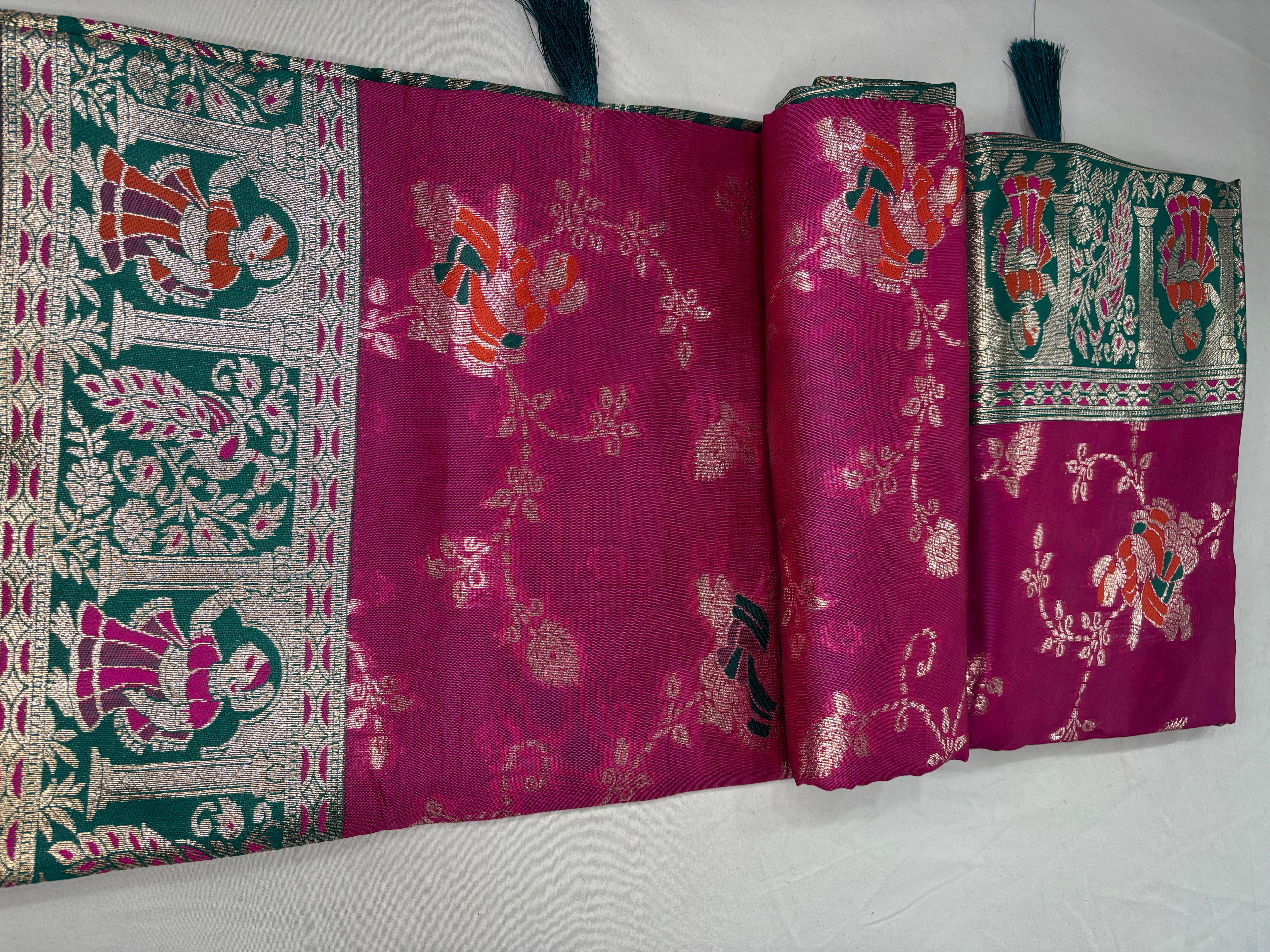 Jacquard Pashmina Floral Print Elegant Saree for Festive Wear