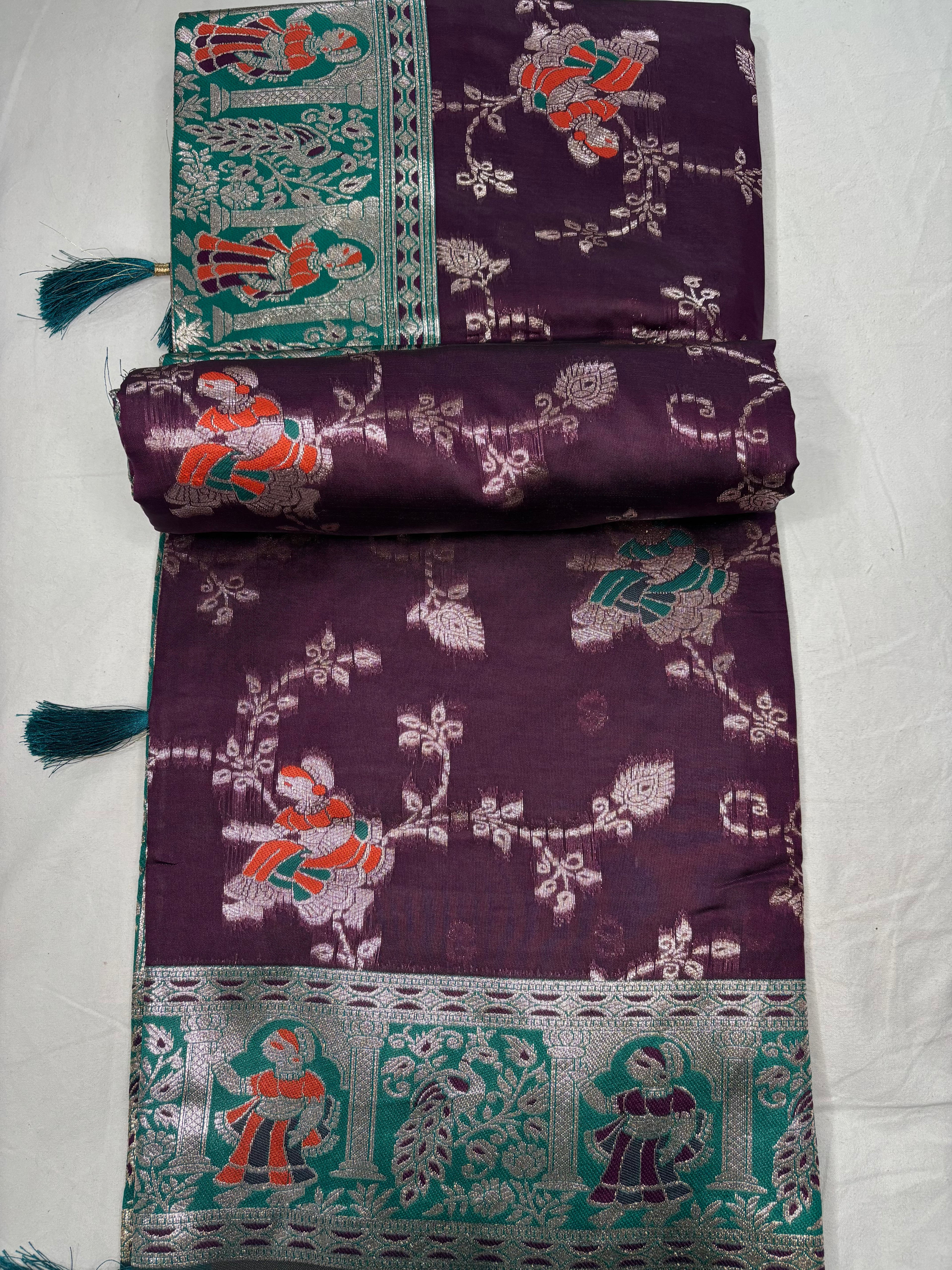 Jacquard Pashmina Floral Print Elegant Saree for Festive Wear